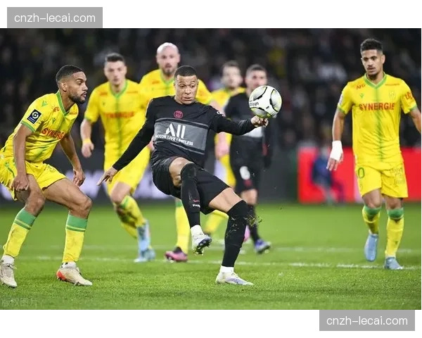 巴黎控球率74%传球成功率92% 中场完全掌控节奏 巴黎控球率74%传球成功率92% 中场完全掌控节奏